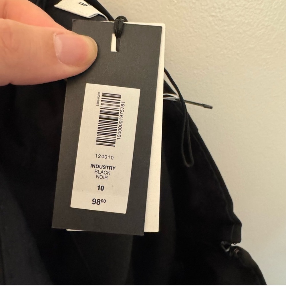 Aritzia‎ Babaton Industry Shorts Black - Picture 9 of 10